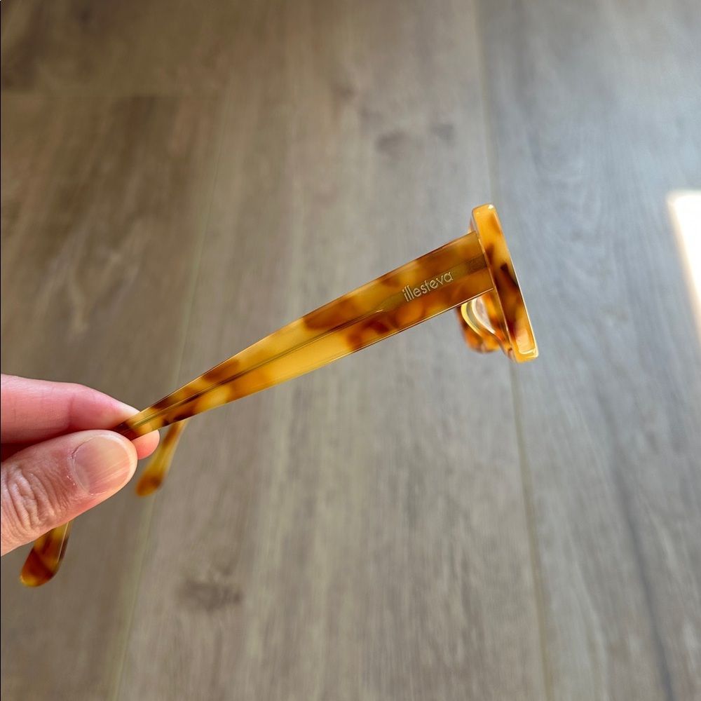 Illesteva Tortoise Shell Glasses - image 4